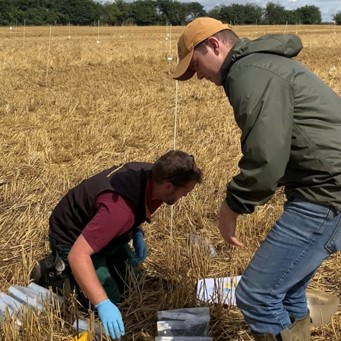 Equipe en charge des essais terrains.jpg